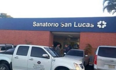 Las autoridades custodiaron el sanatorio privado durante el tiempo de internación del joven. Foto: captura.