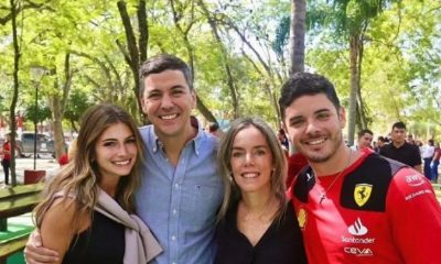 Serenalla Argaña, Santiago Peña, Leticia Ocampos y Gonzalo Peña en una postal familiar. Foto: Gentileza