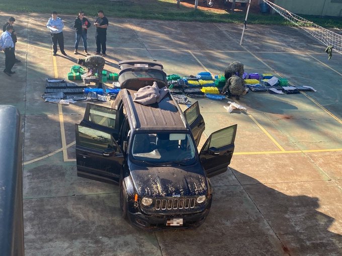 La camioneta contenía más de 500 kilos de marihuana. Foto: Policía Nacional.