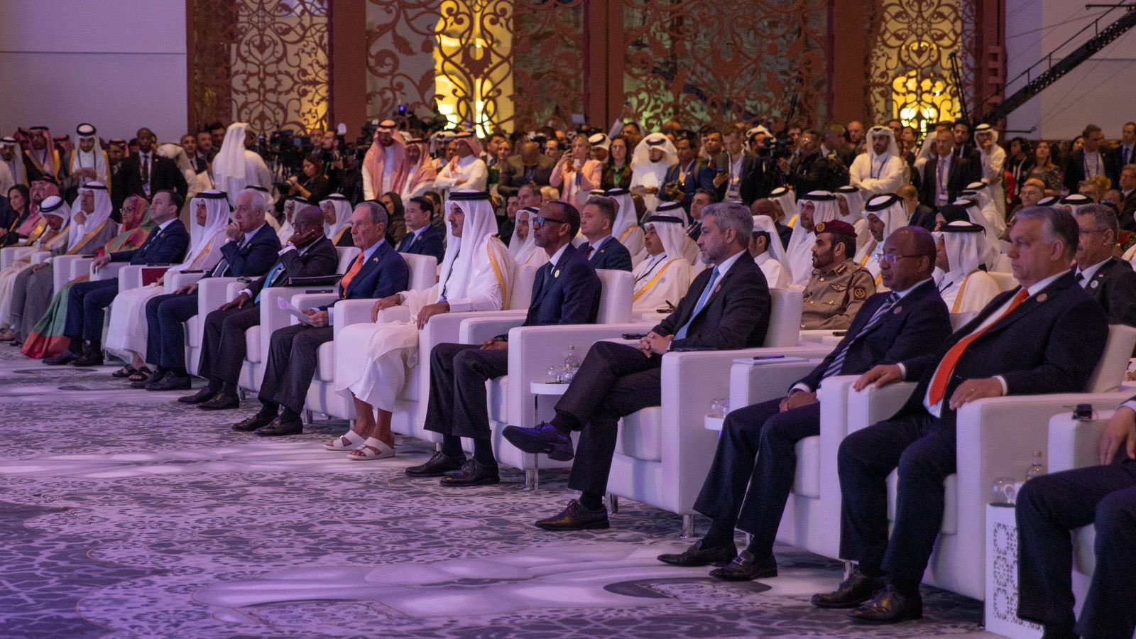 El presidente Mario Abdo Benítez durante el acto de apertura Foro Económico de Qatar. Foto Gentileza.