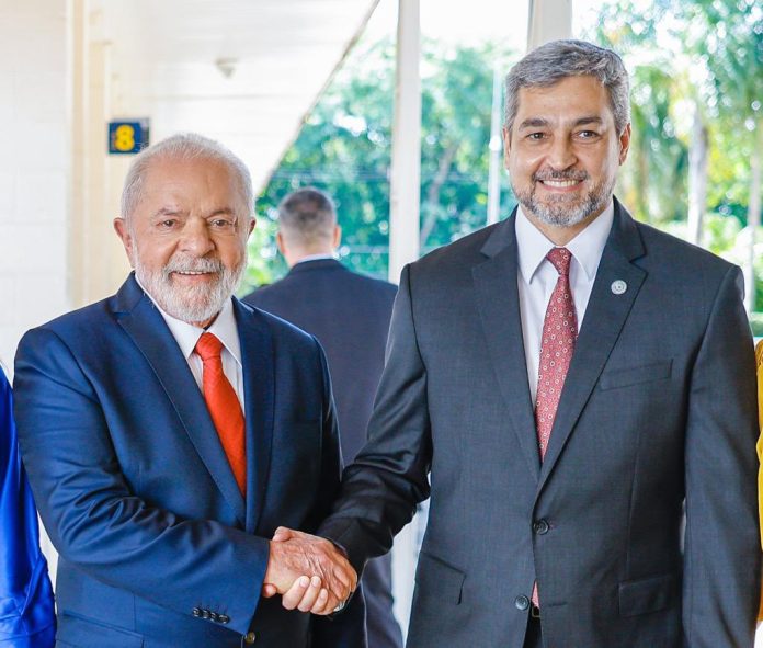 Los presidentes Luiz Inácio Lula da Silva y Mario Abdo Benítez. Foto Presidencia.