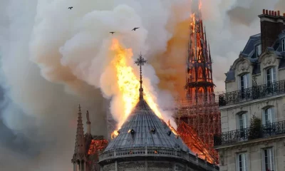 Incendio en edificio de París. Foto: Mandua.