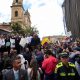 El mandatario colombiano Gustavo Petro se dirige a sus partidarios en el centro de Bogotá. Foto: DW.