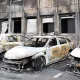 Vehículos quemados frente al edificio de la policía municipal tras los actos violentos en Neuilly-sur-Marne. Foto: DW.