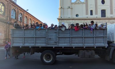 Trasladan a los nativos hasta el INDI. Foto: Radio Cáritas.