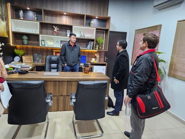 Una comitiva fiscal intervino las oficinas de la comuna. Foto: Ministerio Público.