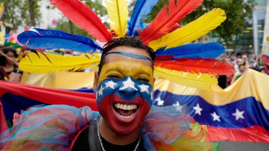 Mes del orgullo se celebra en varios países del mundo. LGBT. Foto: CNN. 