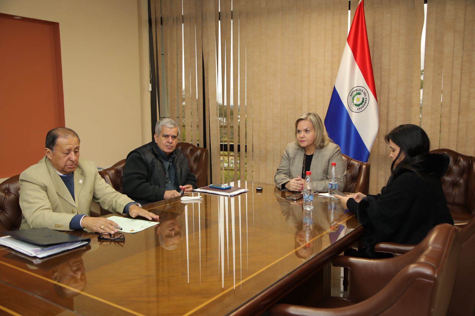 Halley se disculpó con Samaniego ante un escribano por asociarla a crisis del IPS. Foto: Gentileza.