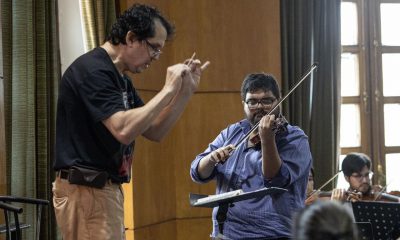 Ensayo de la OSIC con el maestro Diego Sánchez Haase. Cortesía