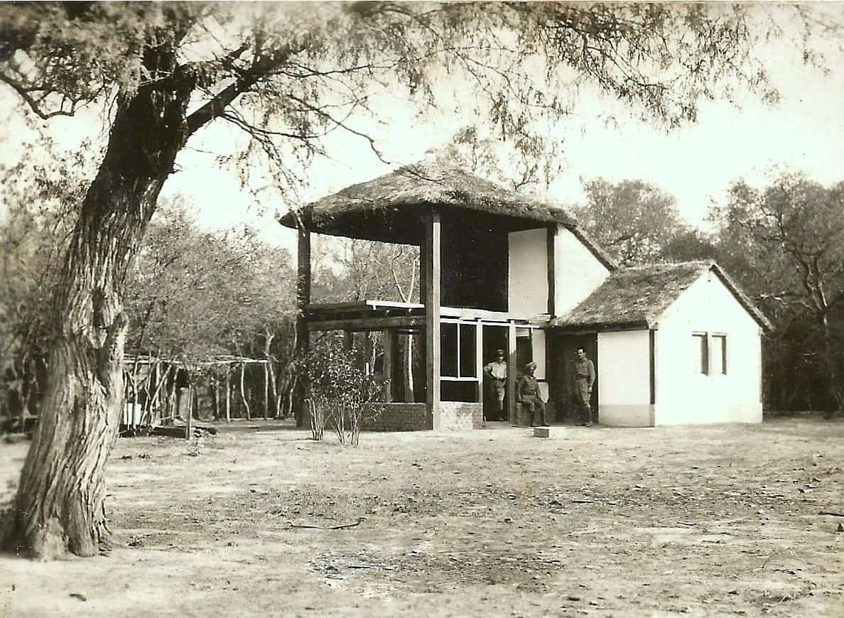 Teodoro Rojas (sentado) en Fortín López de Filippis, 1933. Cortesía