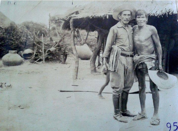 Teodoro Rojas y un amigo nativo del Chaco, ca. 1933. Cortesía