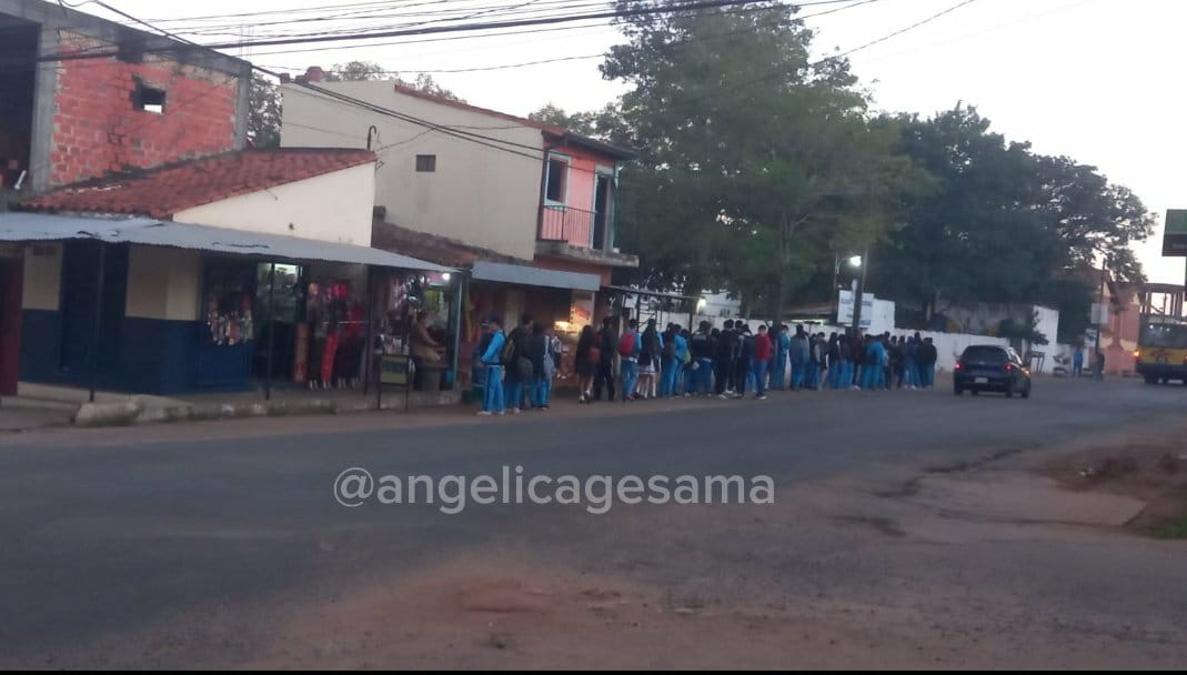 Controles en los colegios. Foto: Angélica Giménez.