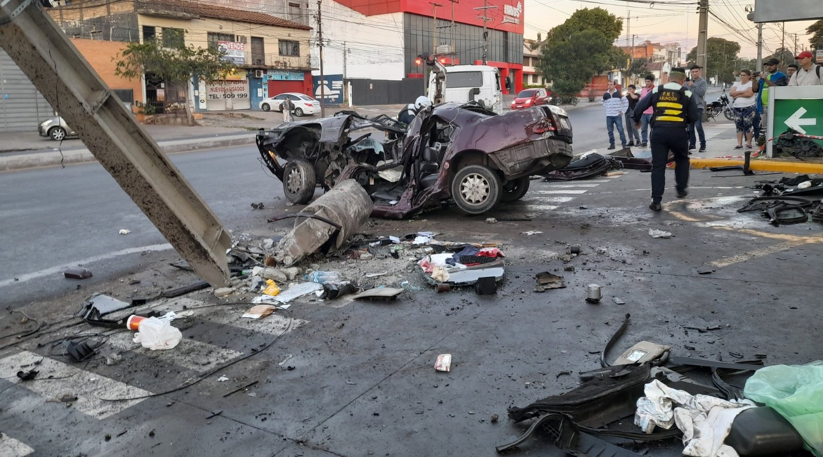 La camionera quedó destrozada. Foto: Radio Cáritas.