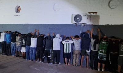 Hinchas colombianos detenidos. Foto: Policía Nacional.