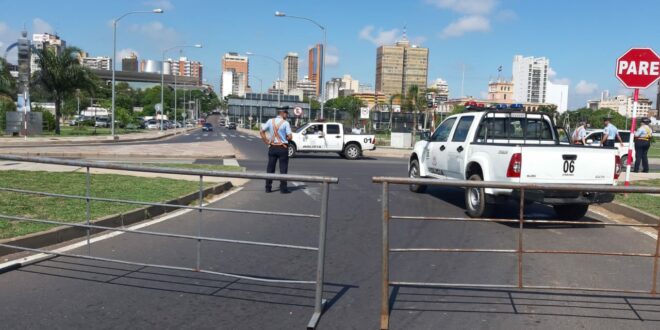 Bloquean cercanias del Congreso Nacional. Foto: ADN.