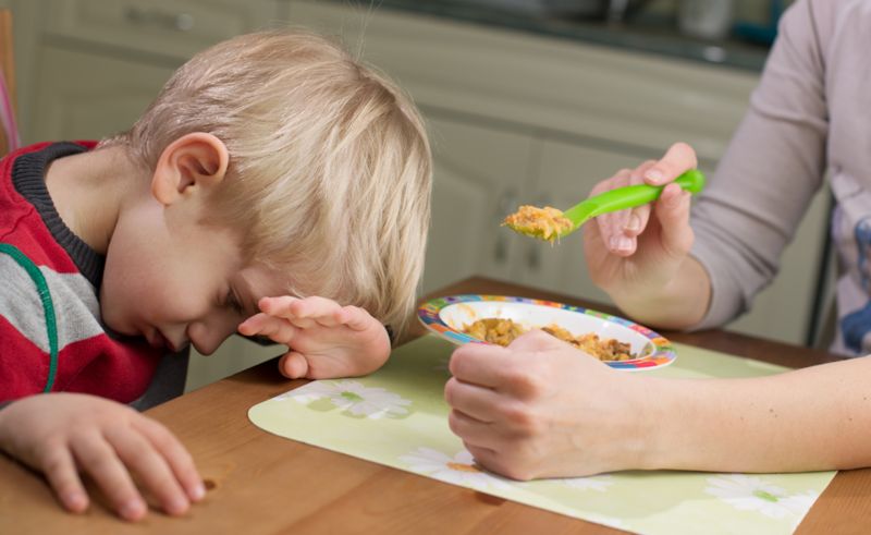 Niño se niega a comer. Foto: BBC.