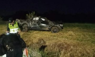 Así quedó la camioneta tras el choque y posterior vuelco. Foto: Gentileza.