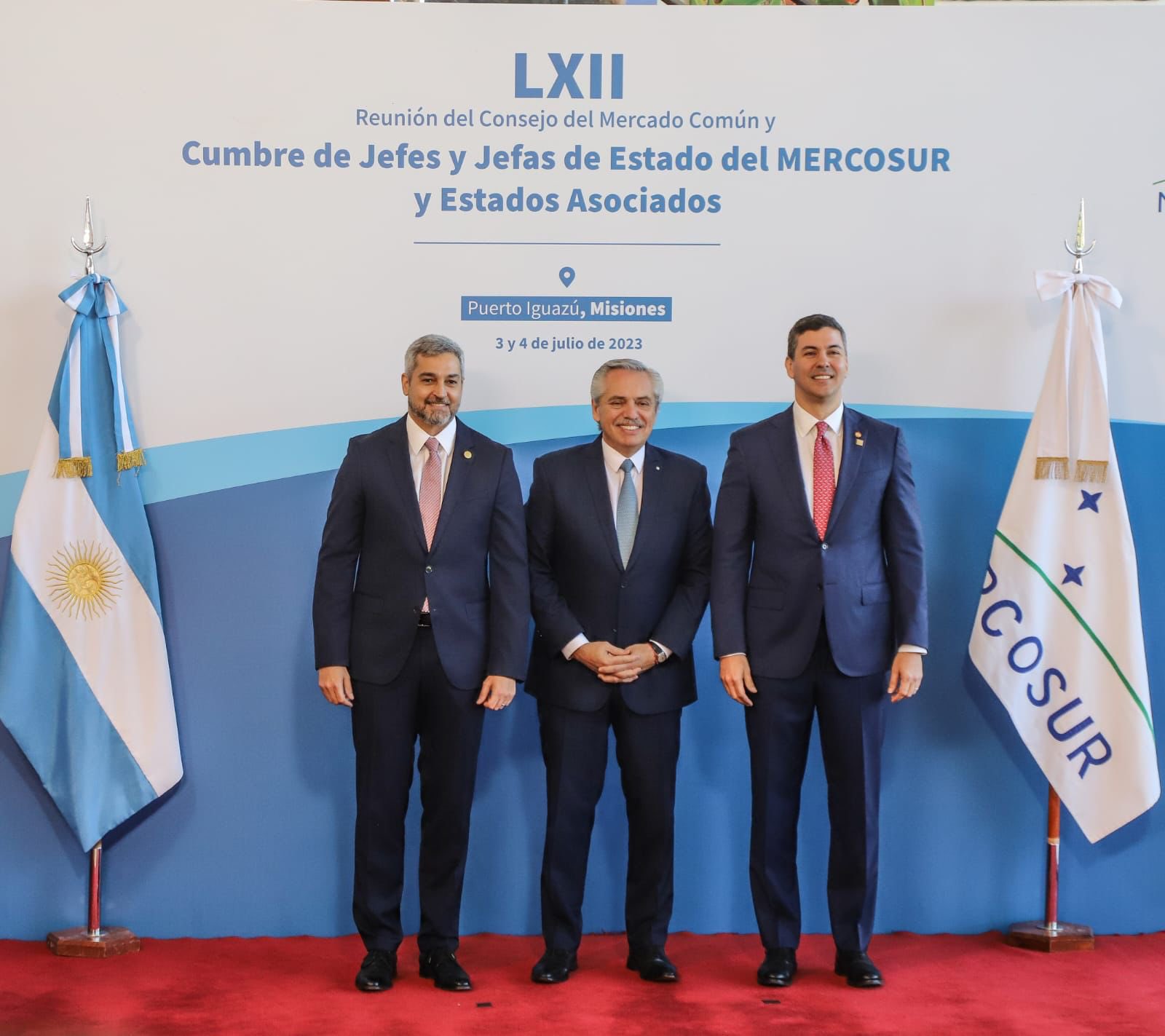 Mario Abdo Benítez, Alberto Fernández y Santiago Peña en la Cumbre del Mercosur. Foto: Gentileza.