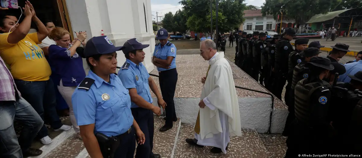 La iglesia católica de Nicaragua ha denunciado persecución por parte del gobierno de Daniel Ortega. En la foto, el padre Edwin Román, párroco de una iglesia de Masaya que se encuentra hoy exiliado en Estados Unidos. (Archivo: 14.11.2019) La iglesia católica de Nicaragua ha denunciado persecución por parte del gobierno de Daniel Ortega. En la foto, el padre Edwin Román, párroco de una iglesia de Masaya que se encuentra hoy exiliado en Estados Unidos. Foto: DW.