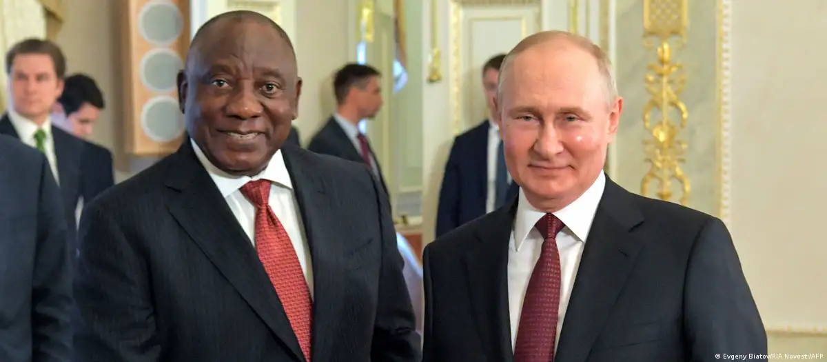 Cyril Ramaphosa y Vladimir Putin. Foto: DW.