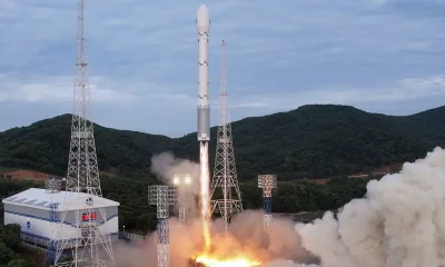 El régimen de Corea del Norte publicó imágenes de lo que dice ser un lanzamiento del cohete Chollima-1 de nuevo desarrollo que transporta el satélite Malligyong-1 en la base de lanzamiento de satélites de Sohae. Foto: DW. Archivo.