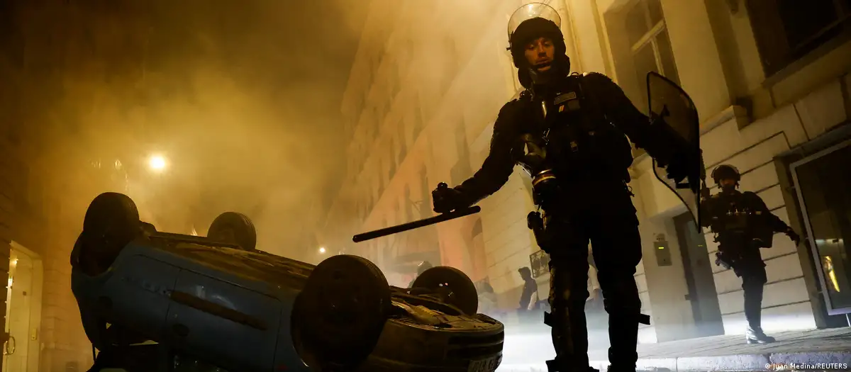 Disturbios en calles de París, Francia. Foto: DW.