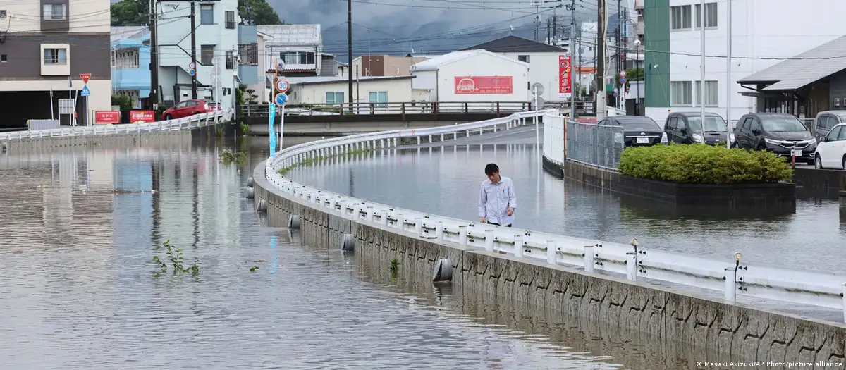 Lluvias torrenciales causaron el colapso de infraestructuras en el sur de Japón. Foto: DW.