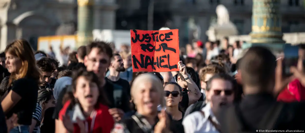 Protestas en París contra la muerte del joven Nahel M. por un tiro de la Policía. Foto: DW.