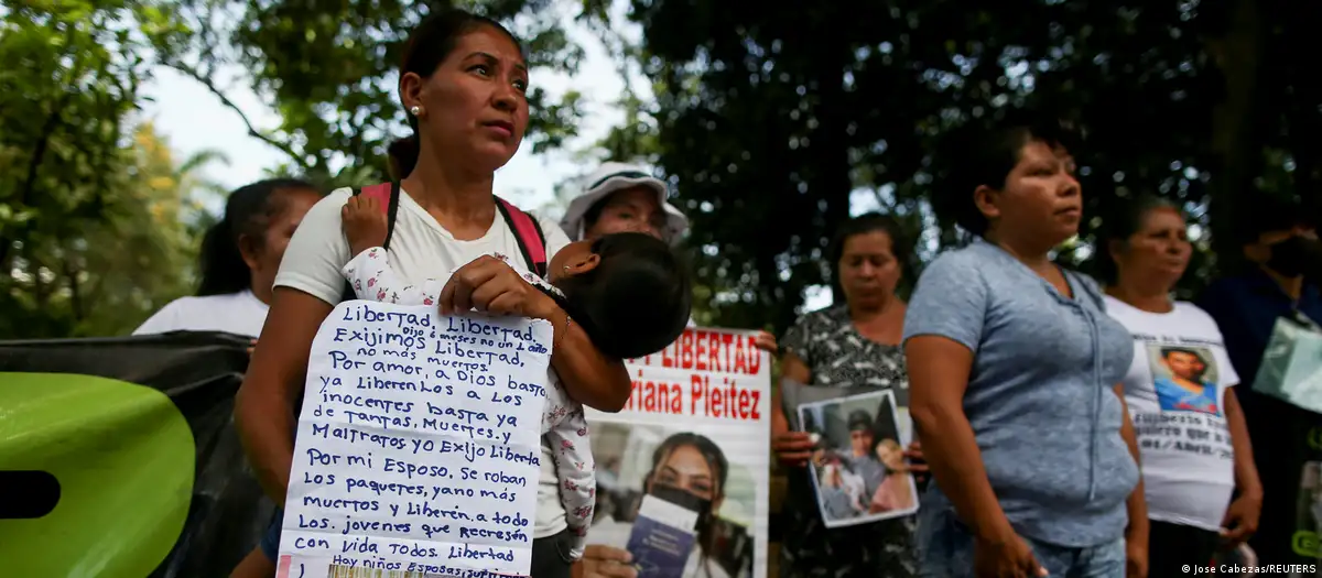 Familiares exigen liberación de algunos presos. Foto: DW.