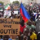 Miles de manifestantes muestran su apoyo al presidente ruso, Vladimir Putin, durante las protestas de este domingo en Niamey, capital de Níger. Foto: DW.