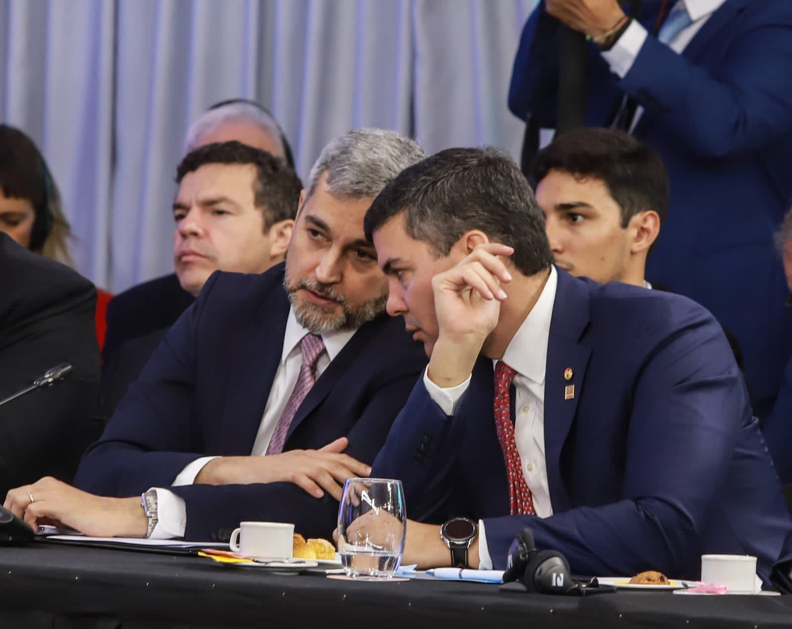 Mario Abdo Benítez invitó a Santiago Peña a la Cumbre del Mercosur. Foto: Gentileza.