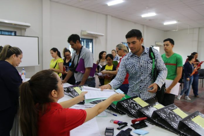 Las becas universitarias son concedidas por la Entidad Binacional Yacyretá. Foto: IP