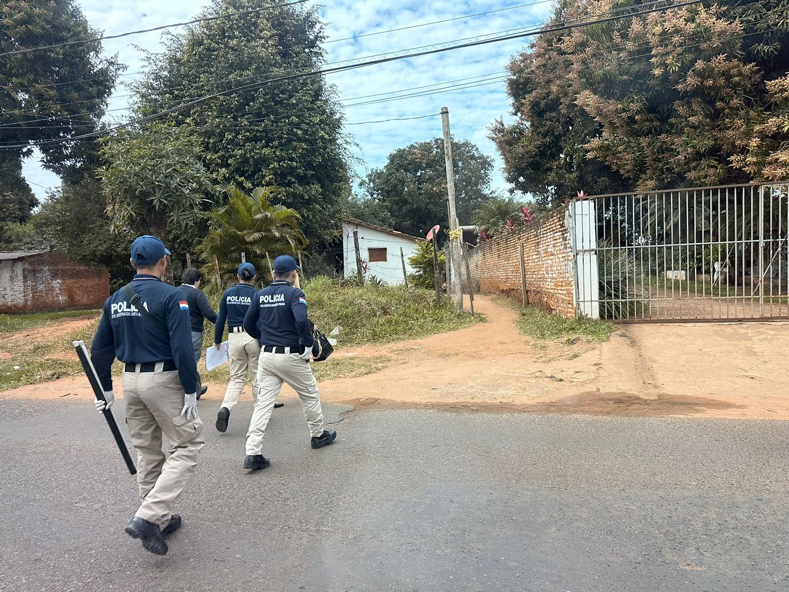 Comitiva rescató a dos menores. Foto: Policía Nacional.