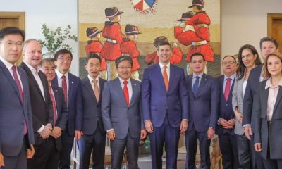 Santiago Peña con el embajador de Corea. Foto: Gentileza.