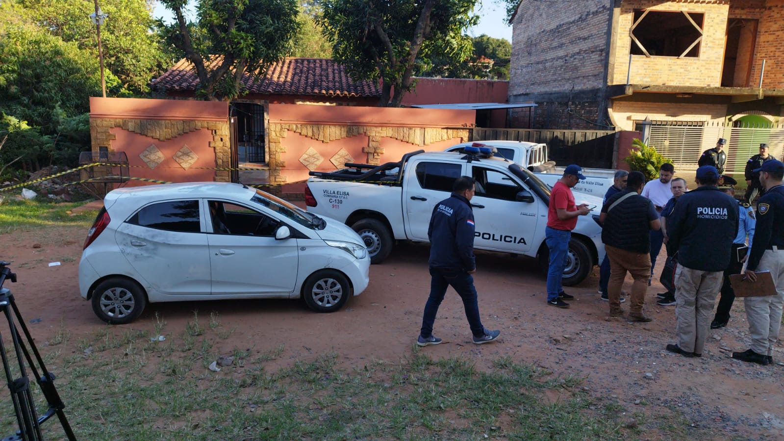 Intervención policial tras el asesinato. Foto: Radio Cáritas.