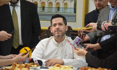 Raúl Latorre brindó un desayuno de trabajo con la prensa acreditada. Foto: Gentileza.