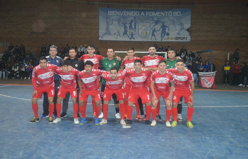 Plantel de Independiente de Barrio Obrero. Foto: Óscar Villalba.