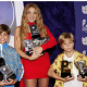 Shakira junto a sus hijos en Premios a la Juventud 2023. Foto: Hola.