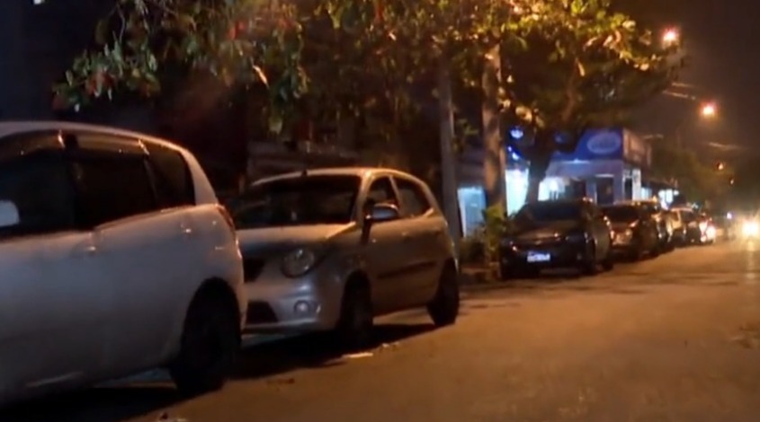 Al menos tres vehículos fueron violentados. Foto: captura.