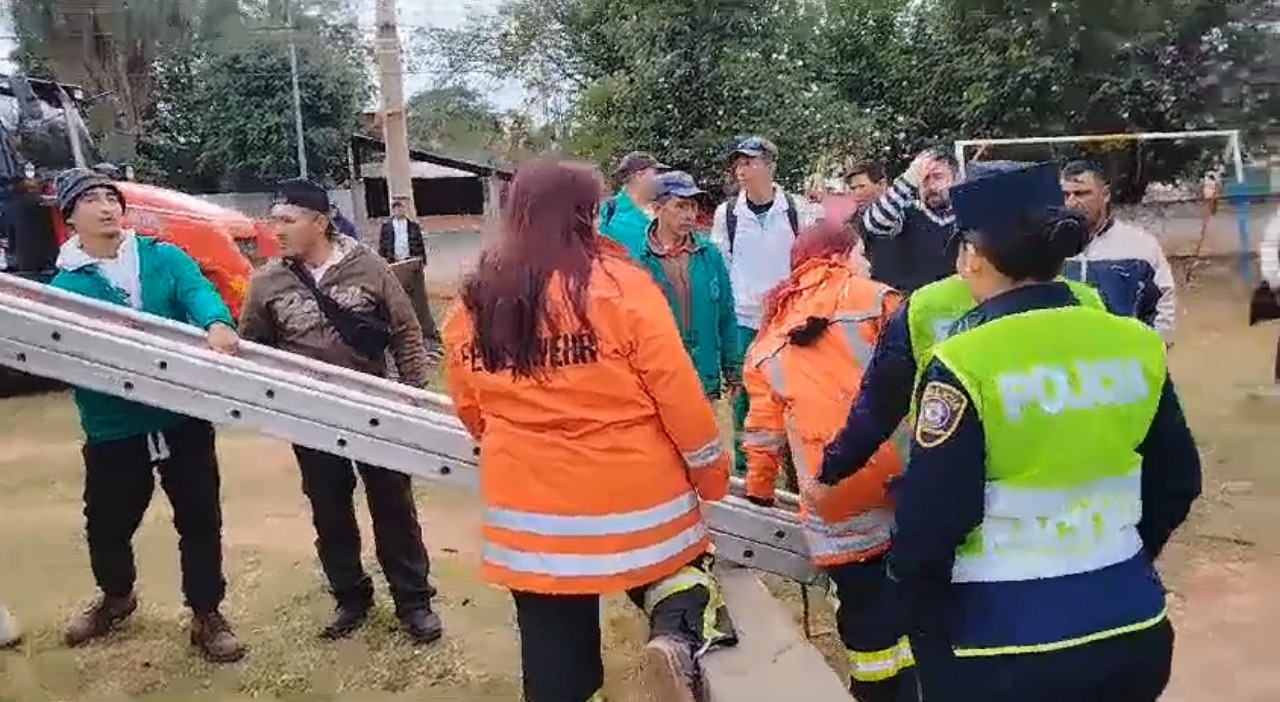 Voluntarias opusieron resistencia ya que están hace 10 años en el lugar. Foto: captura.