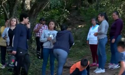 Familiares y amigos en le Cerro Cristo Rey. Foto: R. 1000 AM.