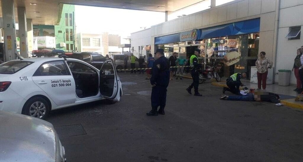 Policías se enfrentaron con delincuentes en estación de servicios. Foto: gentileza.