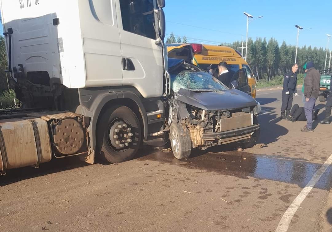 Terrible accidente dejó personas fallecidas y otras heridas. Foto: Radio Cáritas.