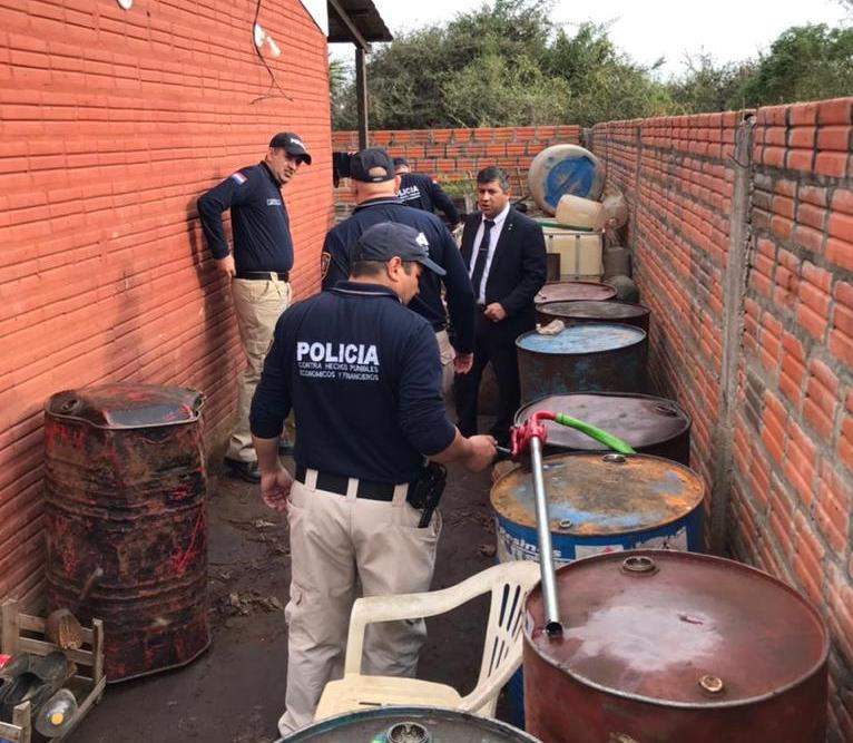 Comitiva logró incautación de gran cantidad de combustible sin documentos de origen. Foto: Ministerio Público.