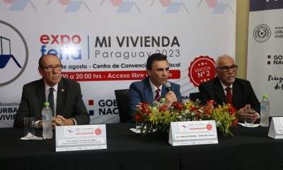 Ministro Carlos Pereira y autoridades del MUVH durante la presentación. Foto: Gentileza.