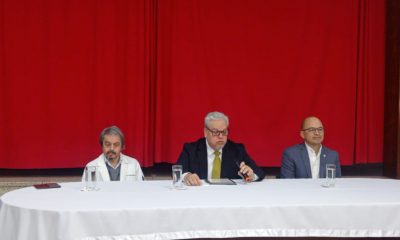 Dr. Felipe González durante la presentación de sus viceministros. Foto: Radio Nacional.