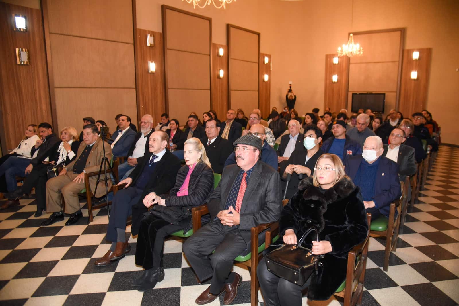 Presentación en la Academia Paraguaya de la Historia. Cortesía