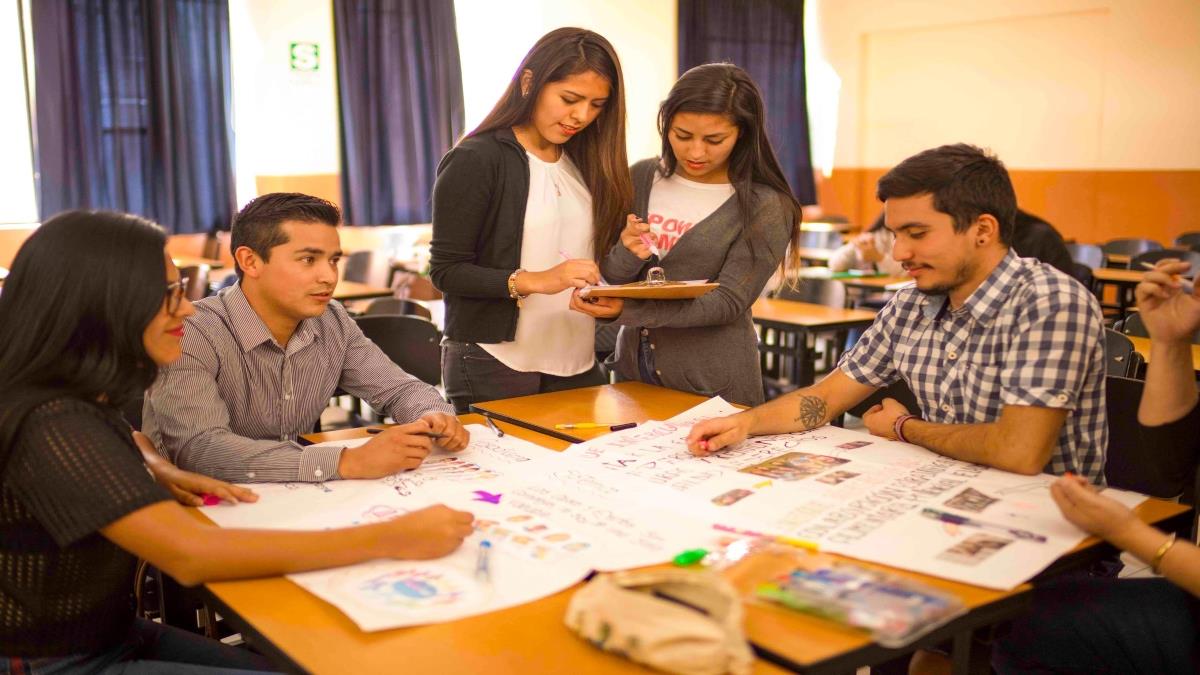 Estudiantes de Trabajo Social. Foto: Universidades de Paraguay.