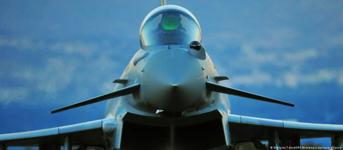 Avión caza británico Eurofighter Typhoon de la Real Fuerza Aérea británica (RAF). Foto: DW.