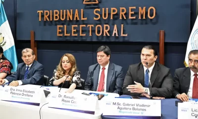 Las personas denunciadas son la presidenta del tribunal, Irma Palencia, el magistrado Mynor Franco y el suplente Álvaro Cordón. Foto: DW.